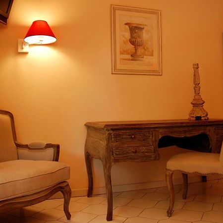 Hotel Les Mazets Des Roches Tarascon Oda fotoğraf
