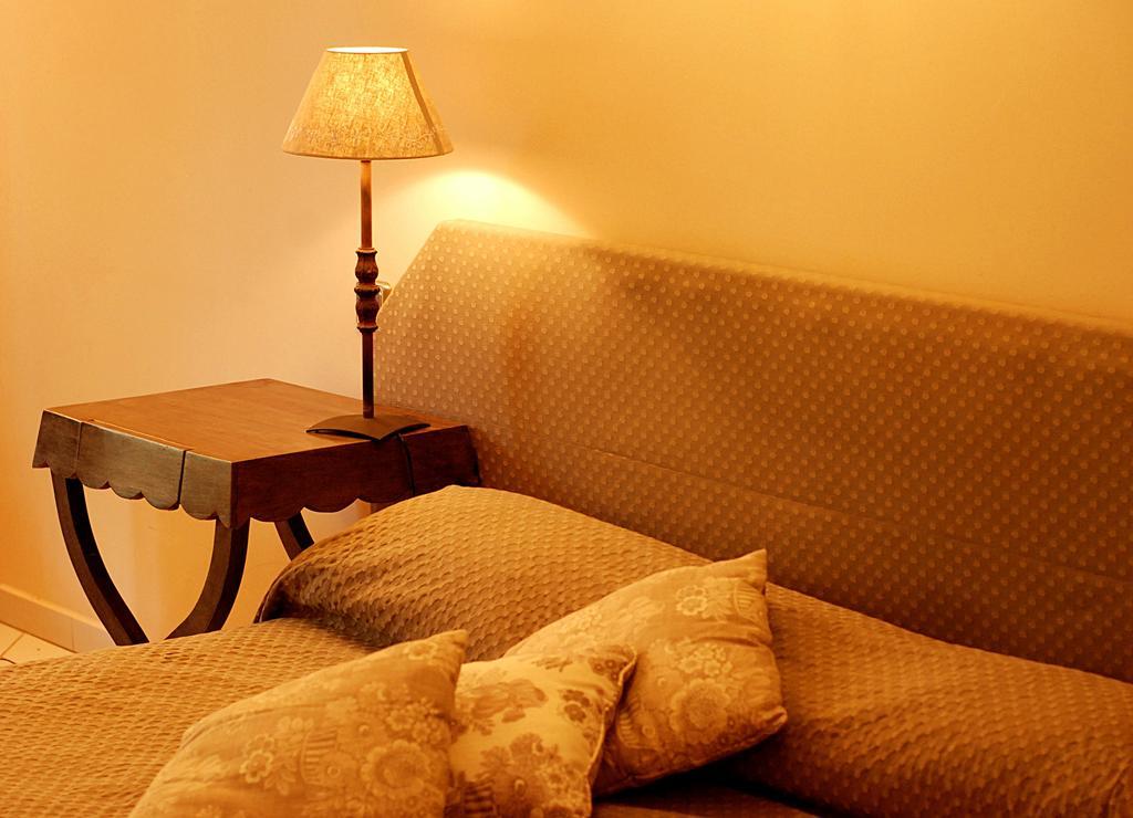 Hotel Les Mazets Des Roches Tarascon Oda fotoğraf