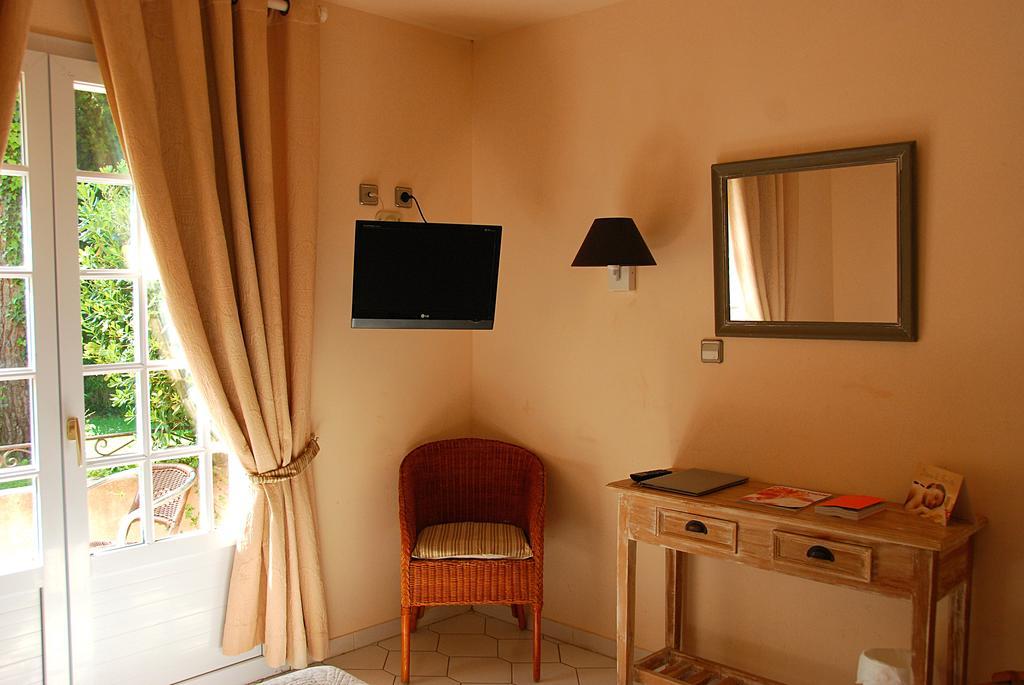 Hotel Les Mazets Des Roches Tarascon Oda fotoğraf