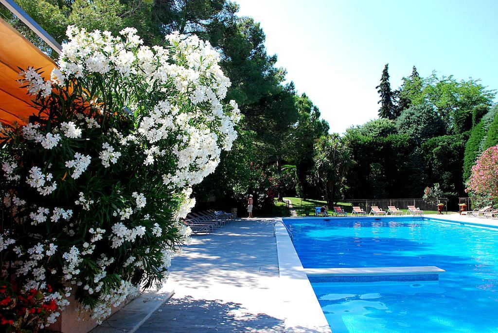Hotel Les Mazets Des Roches Tarascon Dış mekan fotoğraf